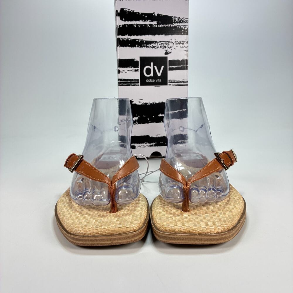 DV by Dolce Vita Tan Lightweight Casual Buckle Flat Thong Sandal Women's Size 8 - Picture 2 of 7